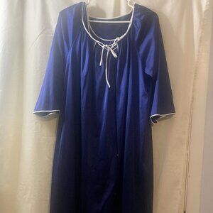Vintage Vanity Fair Nylon Intimates Robe and Nightgown Blue Size M